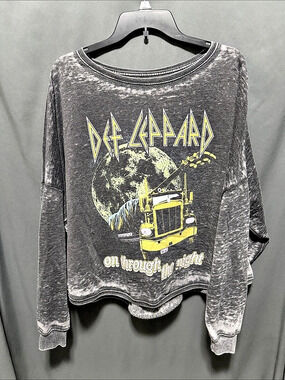 Def Leppard Graphic Long Sleeve Top Gray & Yellow Small